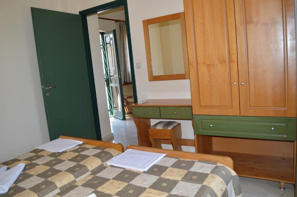 Erodios Apartments Kalyves Oda fotoğraf
